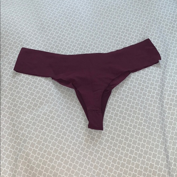 pink no show maroon thong - Picture 2 of 3